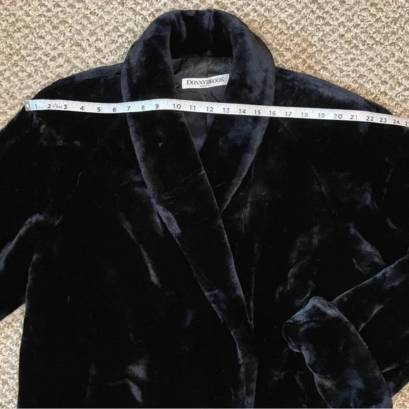 Vintage 80s/90s Donnybrook Oversized Plush Faux Fur Coat - Black - Picture 9 of 13